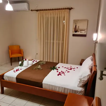 Aparthotel Manto Tirós