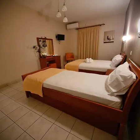 Manto Aparthotel Tirós