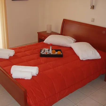 Manto Aparthotel 2*
