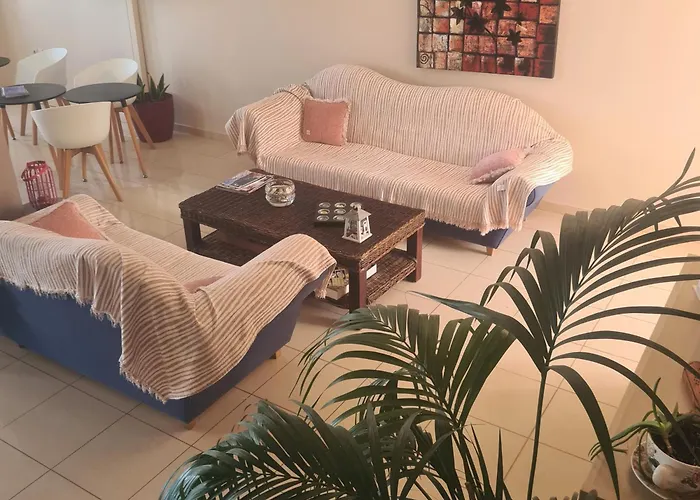 Manto Aparthotel Tirós